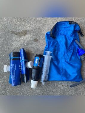 Sawyer Squeeze Water Filter Filtration System with 32-oz. Pouches Full System